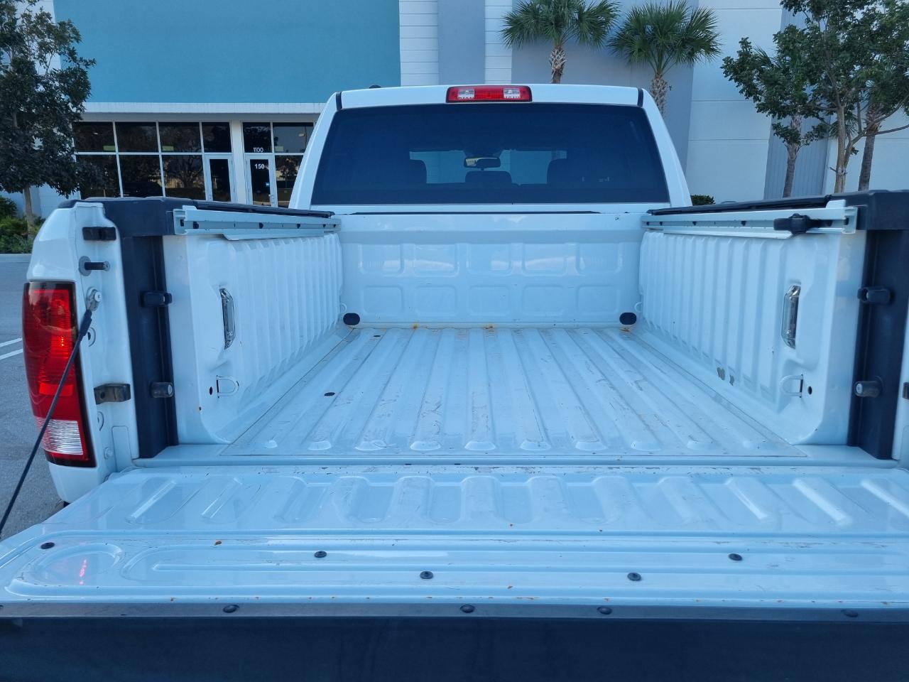 RAM 1500 Tradesman Crew Cab SWB 4WD 2016