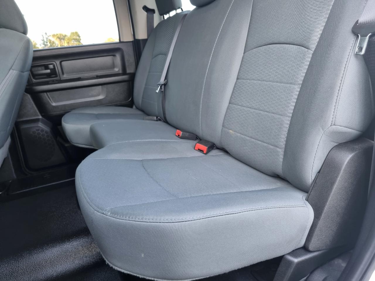 RAM 1500 Tradesman Crew Cab SWB 4WD 2016