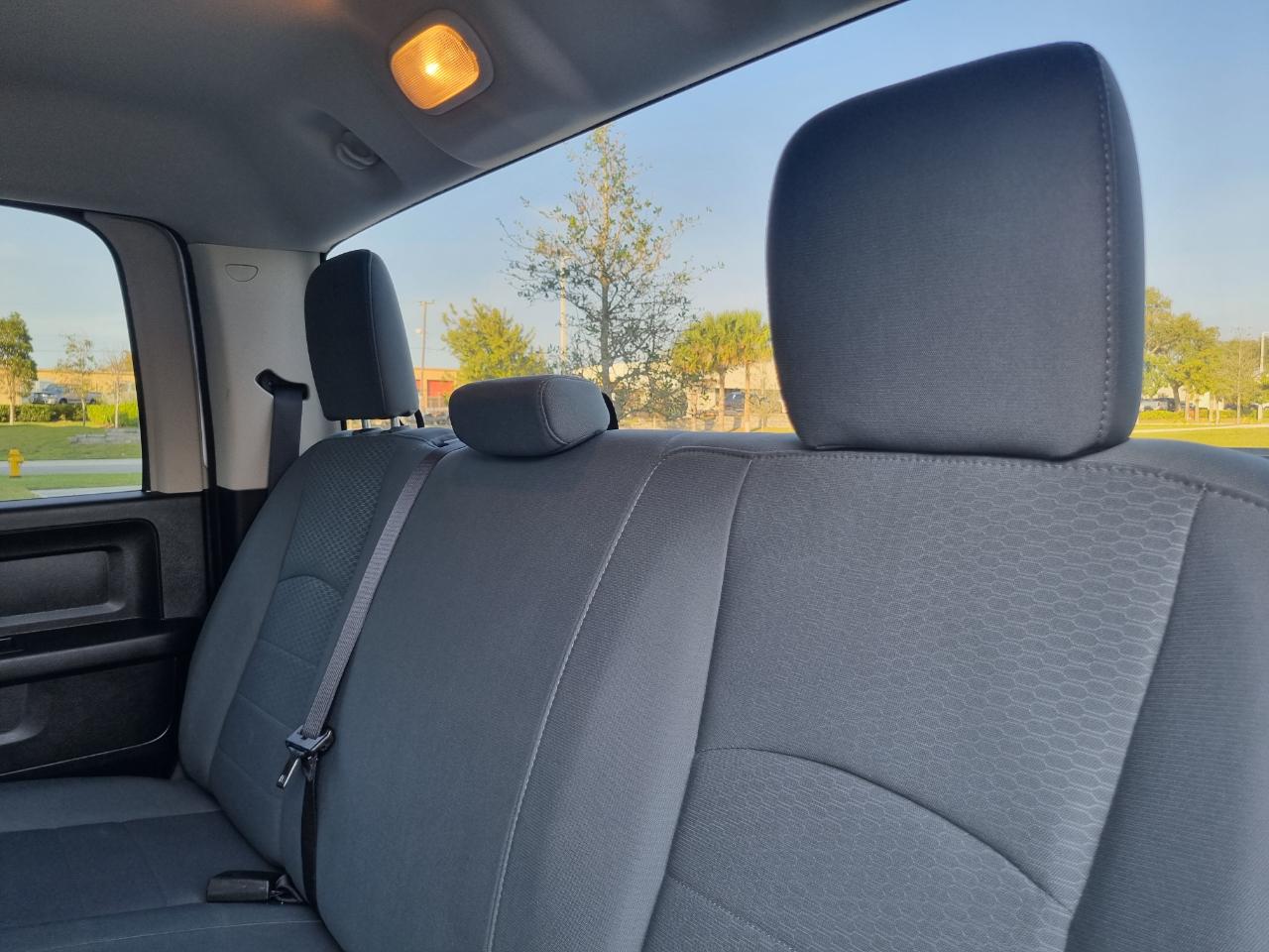 RAM 1500 Tradesman Crew Cab SWB 4WD 2016