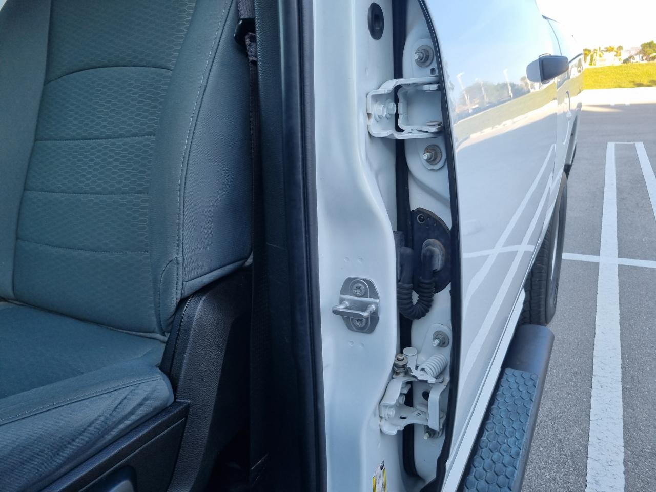 RAM 1500 Tradesman Crew Cab SWB 4WD 2016