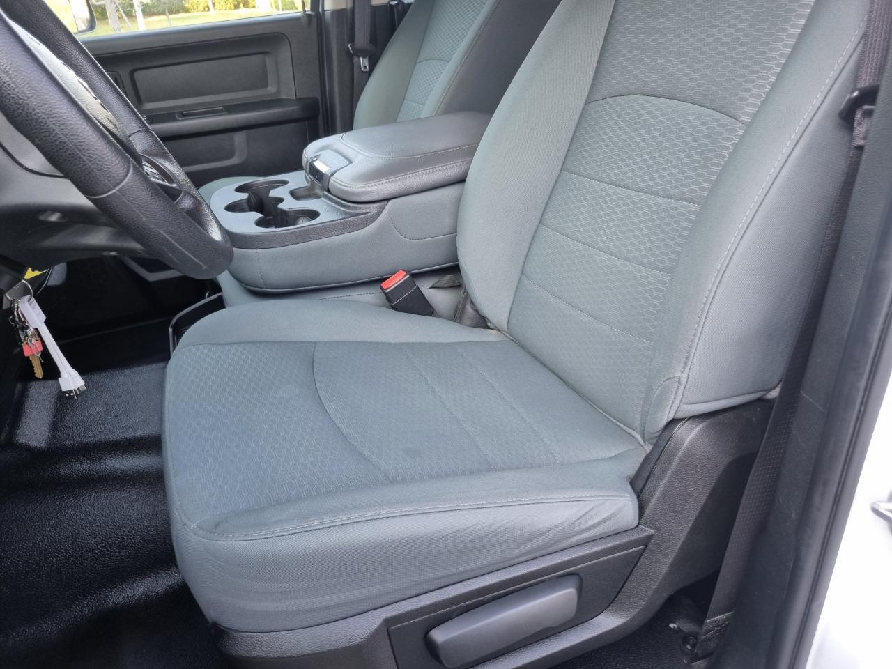 RAM 1500 Tradesman Crew Cab SWB 4WD 2016