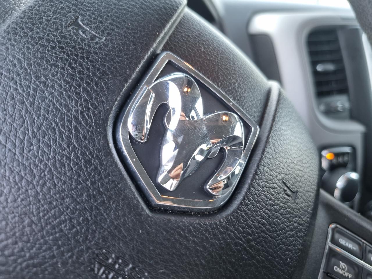 RAM 1500 Tradesman Crew Cab SWB 4WD 2016