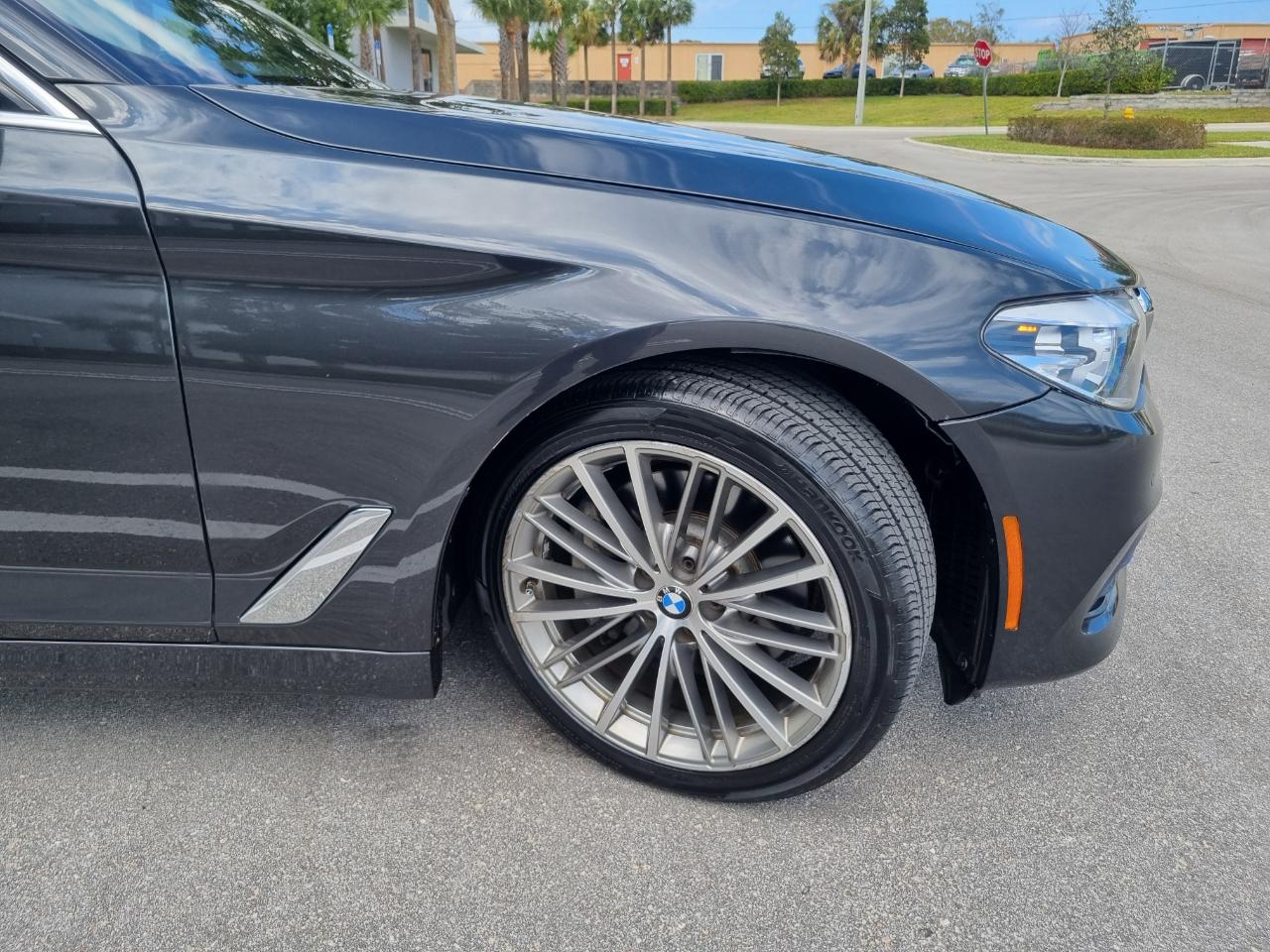 BMW 5-Series 530i xDrive 2017