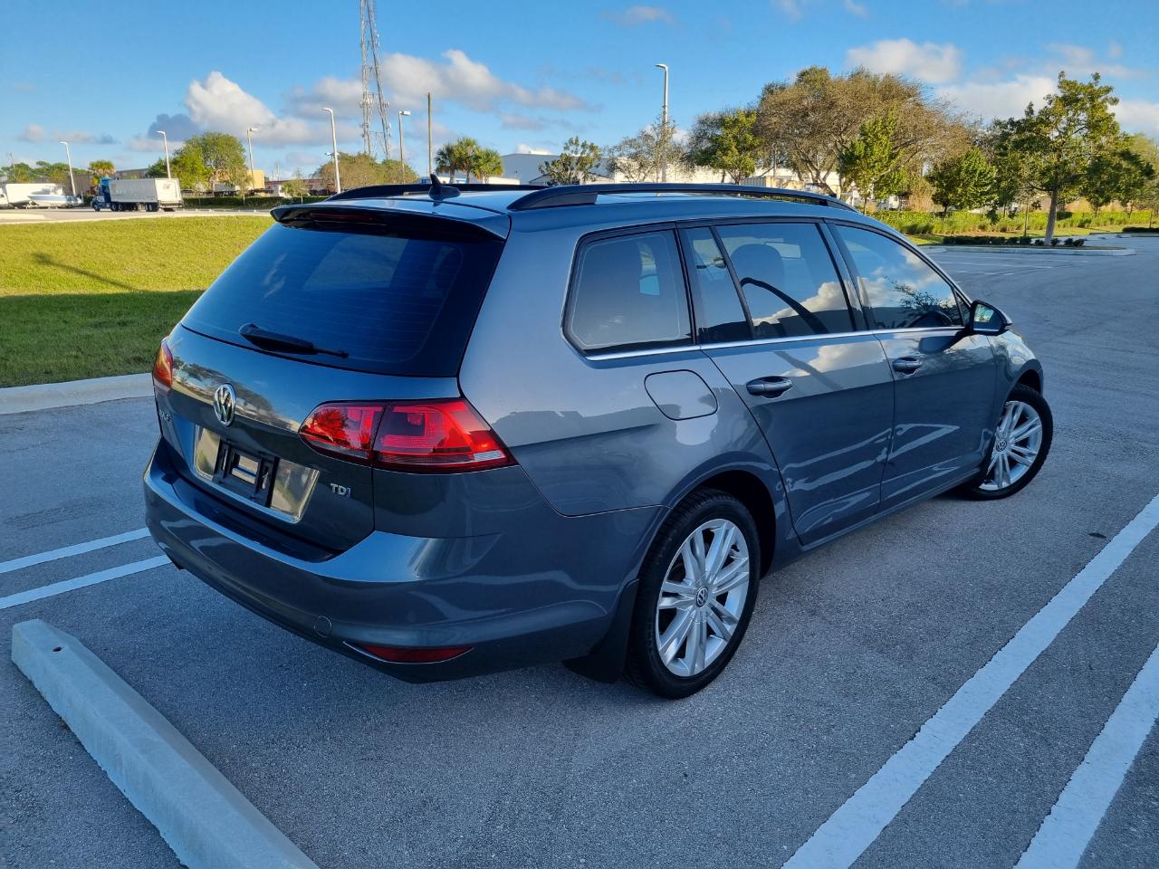 Volkswagen Golf SportWagen TDI S 6A 2015