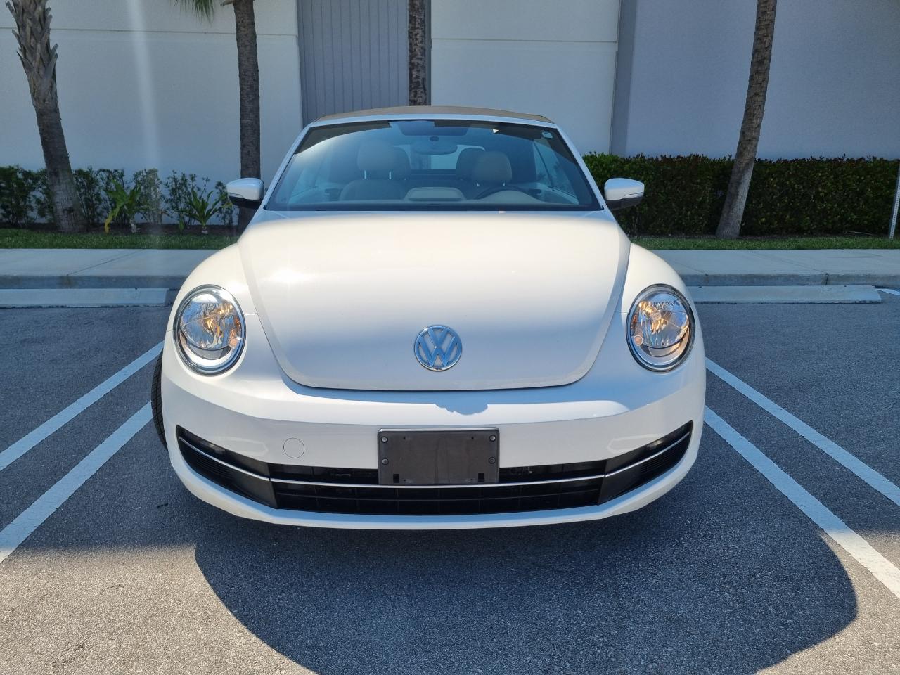 Volkswagen Beetle 2.0T Turbo Convertible 2013