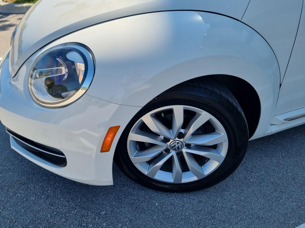 Volkswagen Beetle 2.0T Turbo Convertible 2013