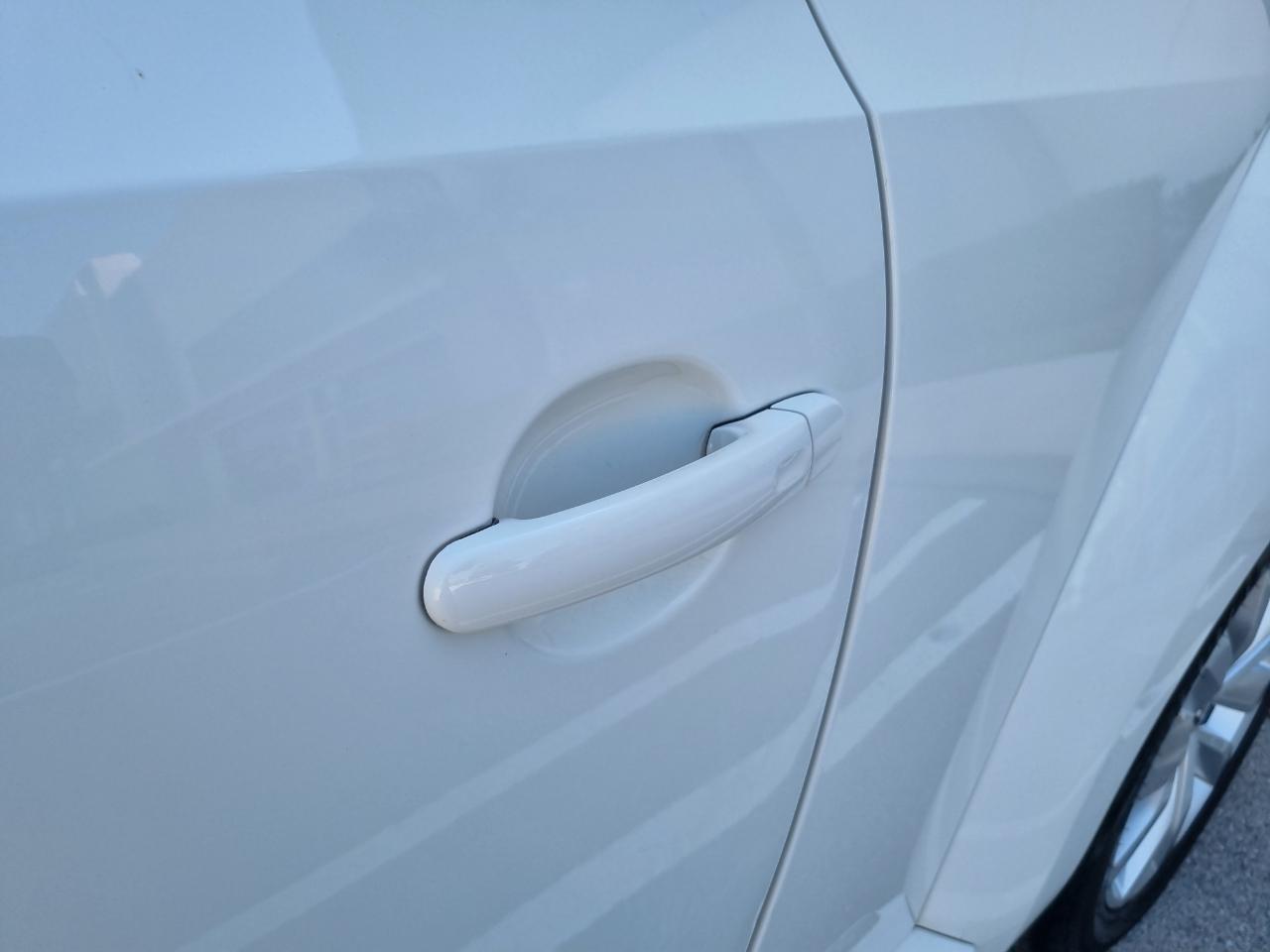 Volkswagen Beetle 2.0T Turbo Convertible 2013