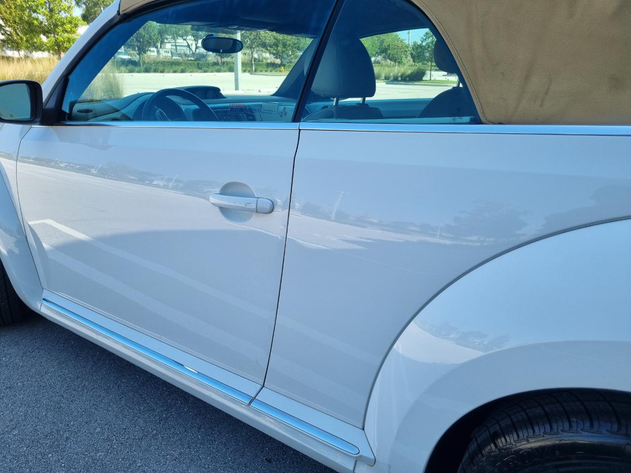 Volkswagen Beetle 2.0T Turbo Convertible 2013