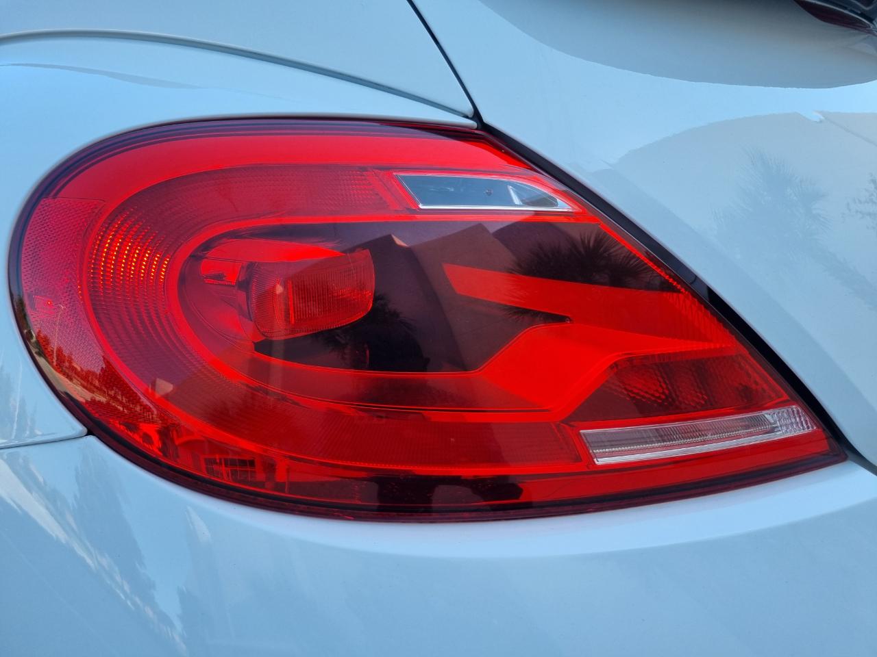 Volkswagen Beetle 2.0T Turbo Convertible 2013