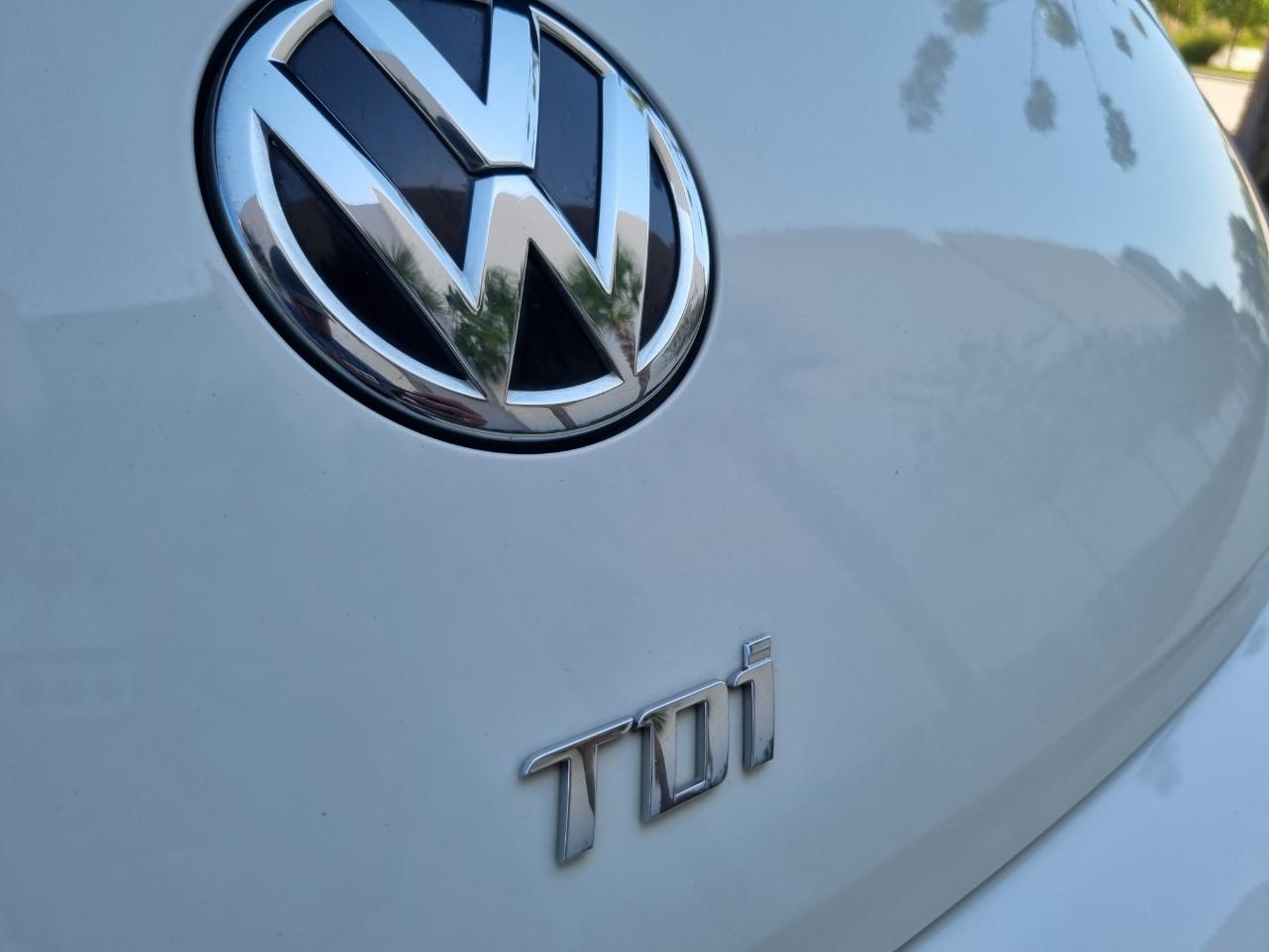 Volkswagen Beetle 2.0T Turbo Convertible 2013