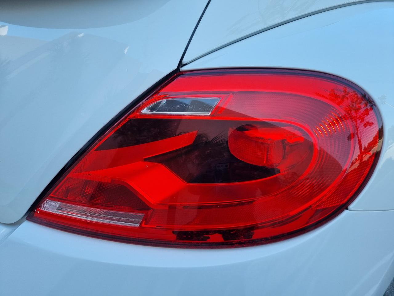 Volkswagen Beetle 2.0T Turbo Convertible 2013