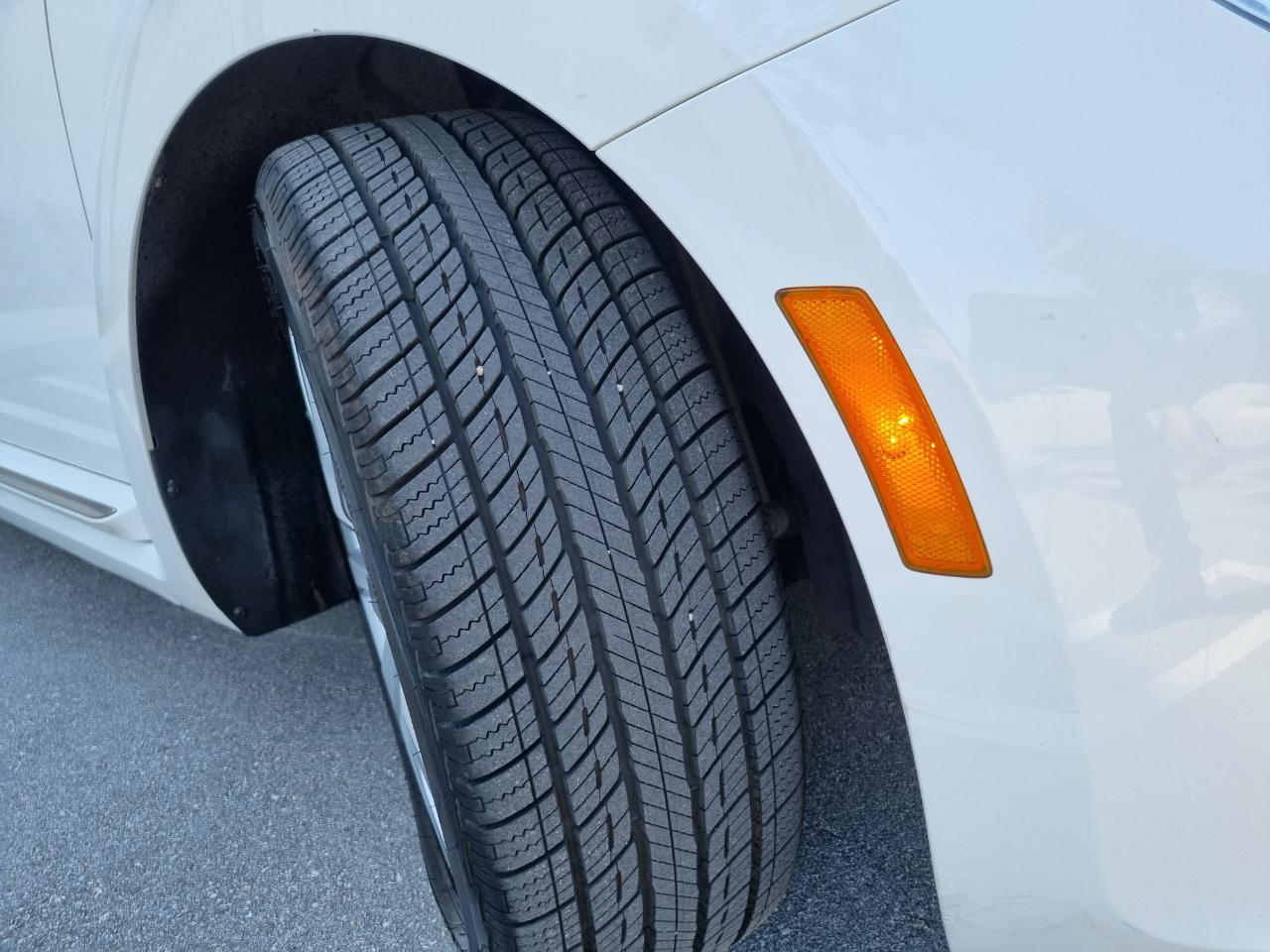 Volkswagen Beetle 2.0T Turbo Convertible 2013