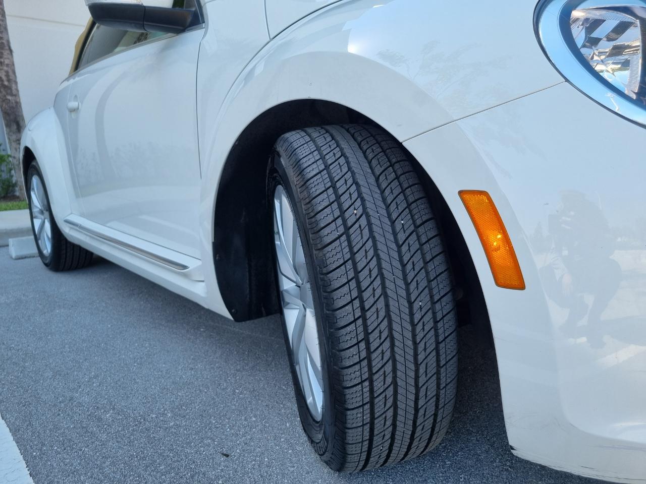 Volkswagen Beetle 2.0T Turbo Convertible 2013