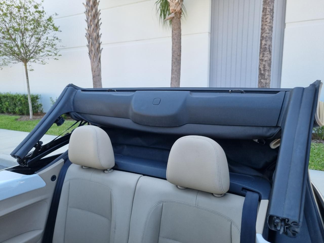 Volkswagen Beetle 2.0T Turbo Convertible 2013