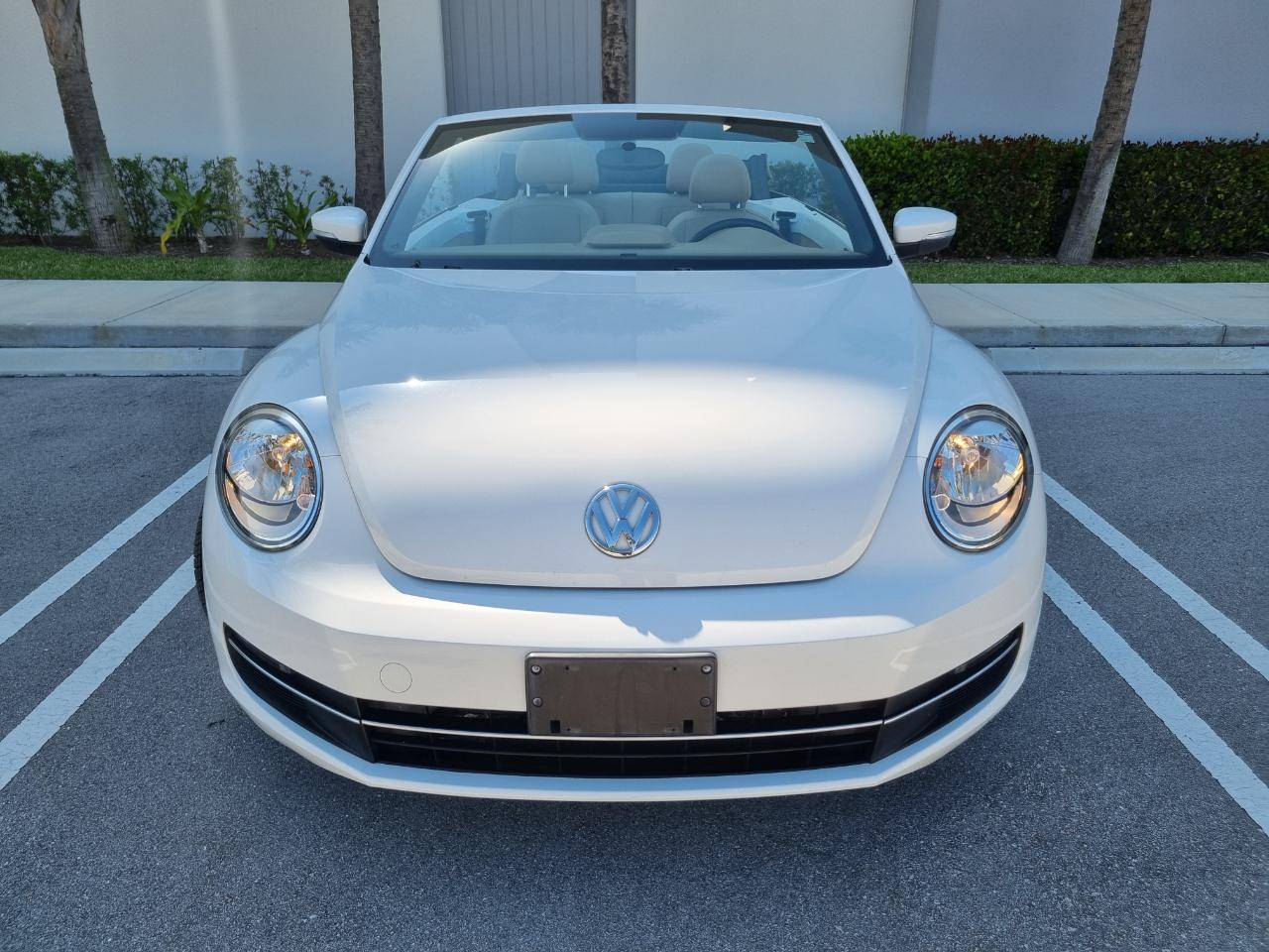 Volkswagen Beetle 2.0T Turbo Convertible 2013