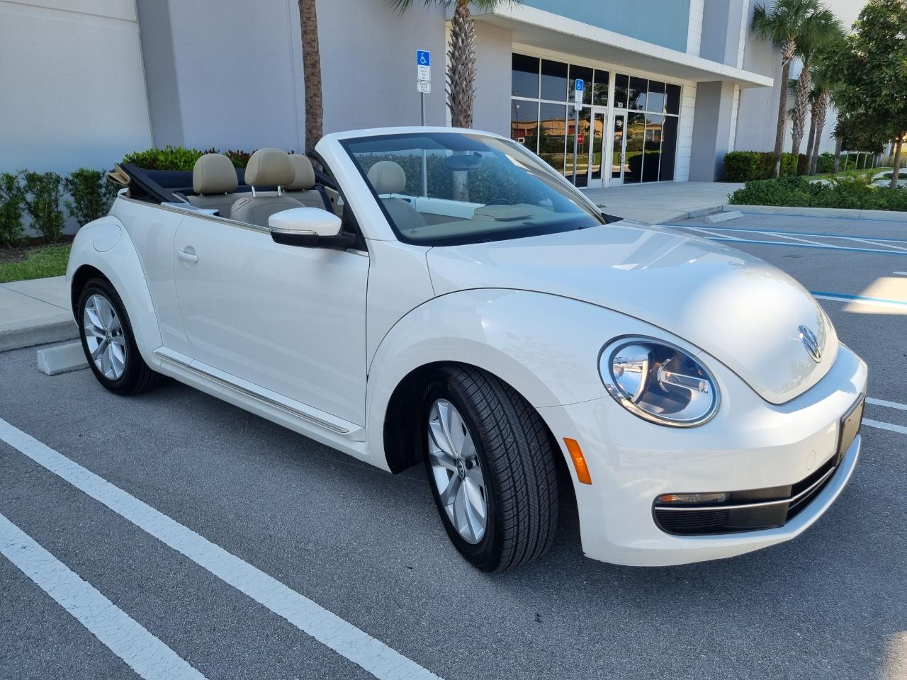 Volkswagen Beetle 2.0T Turbo Convertible 2013