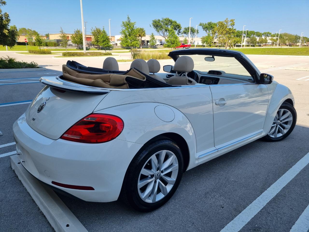 Volkswagen Beetle 2.0T Turbo Convertible 2013