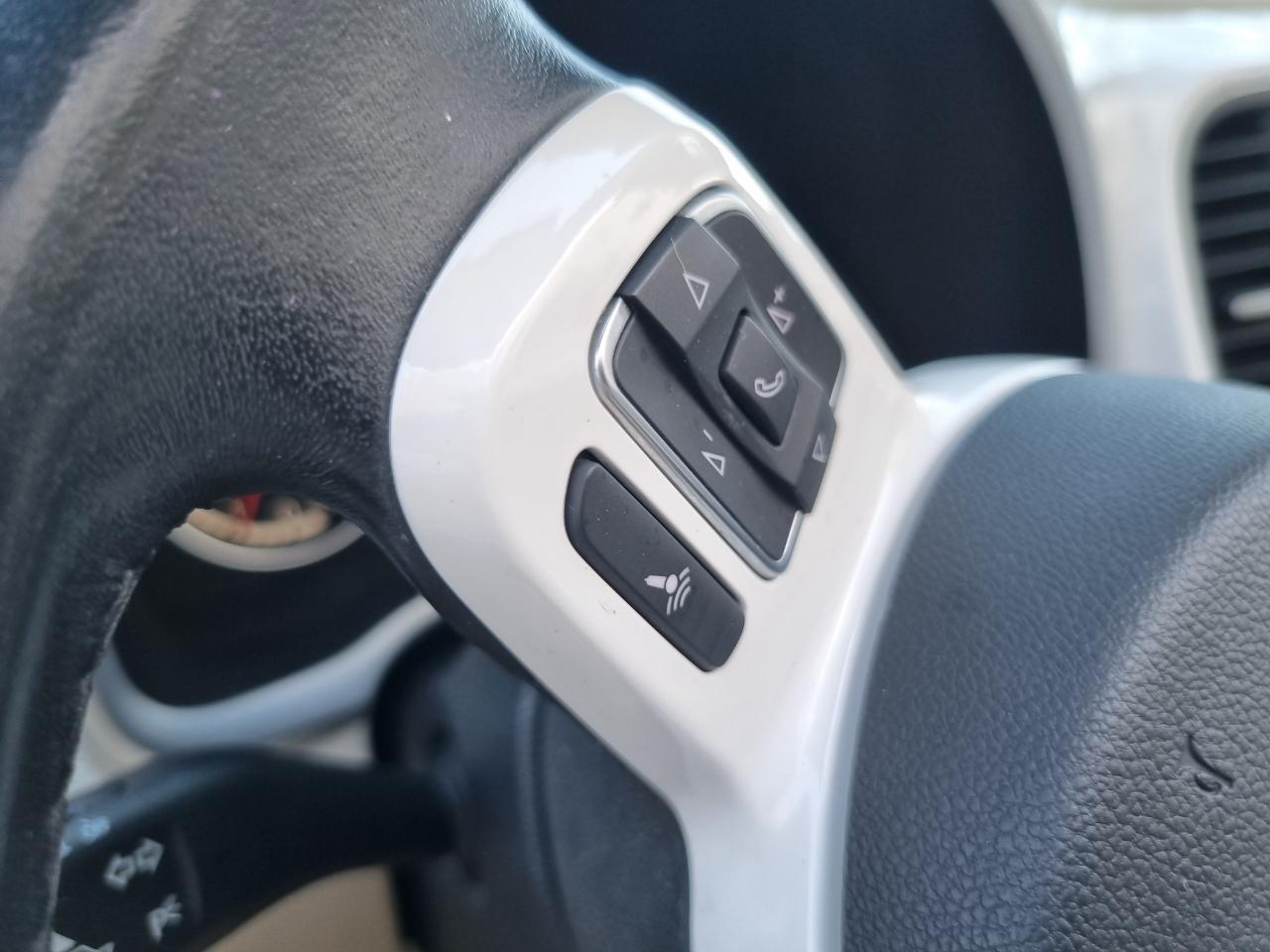 Volkswagen Beetle 2.0T Turbo Convertible 2013