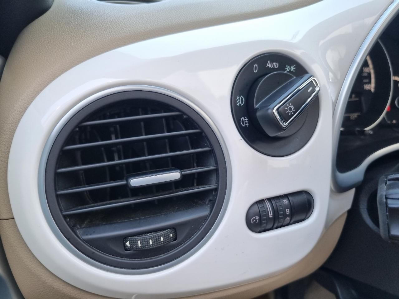 Volkswagen Beetle 2.0T Turbo Convertible 2013