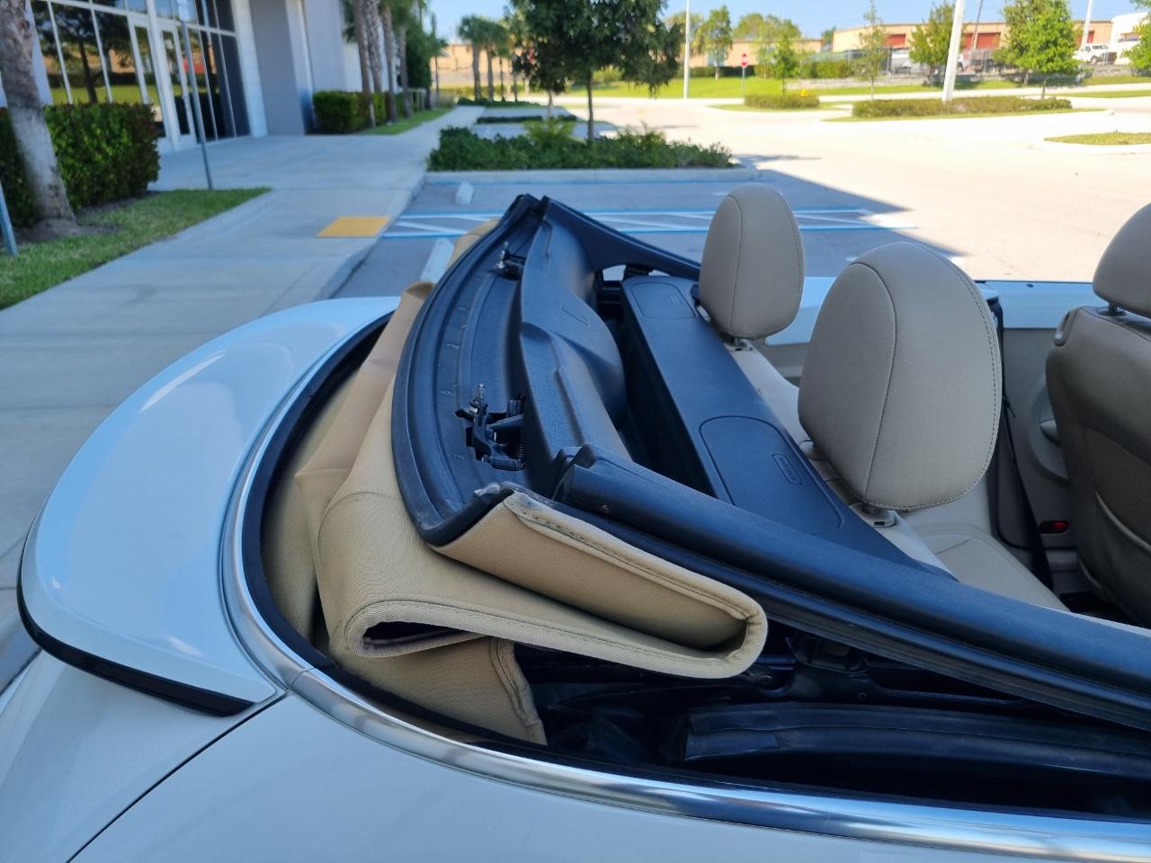 Volkswagen Beetle 2.0T Turbo Convertible 2013