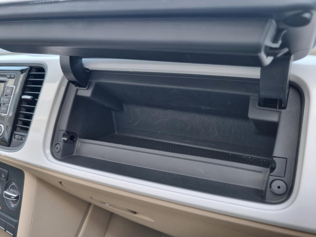 Volkswagen Beetle 2.0T Turbo Convertible 2013