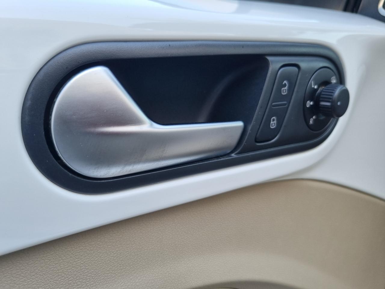 Volkswagen Beetle 2.0T Turbo Convertible 2013