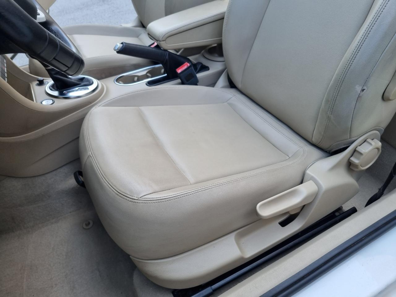 Volkswagen Beetle 2.0T Turbo Convertible 2013