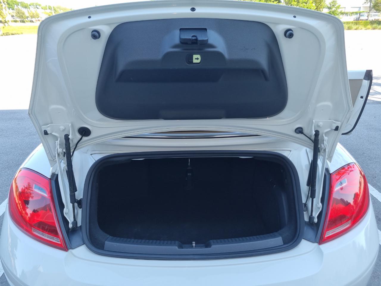 Volkswagen Beetle 2.0T Turbo Convertible 2013