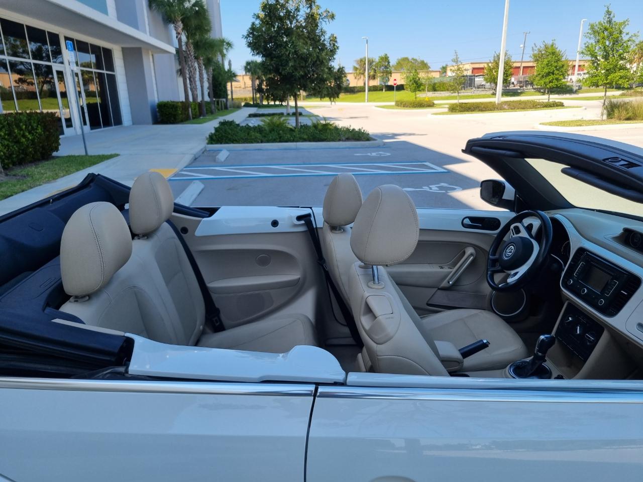 Volkswagen Beetle 2.0T Turbo Convertible 2013