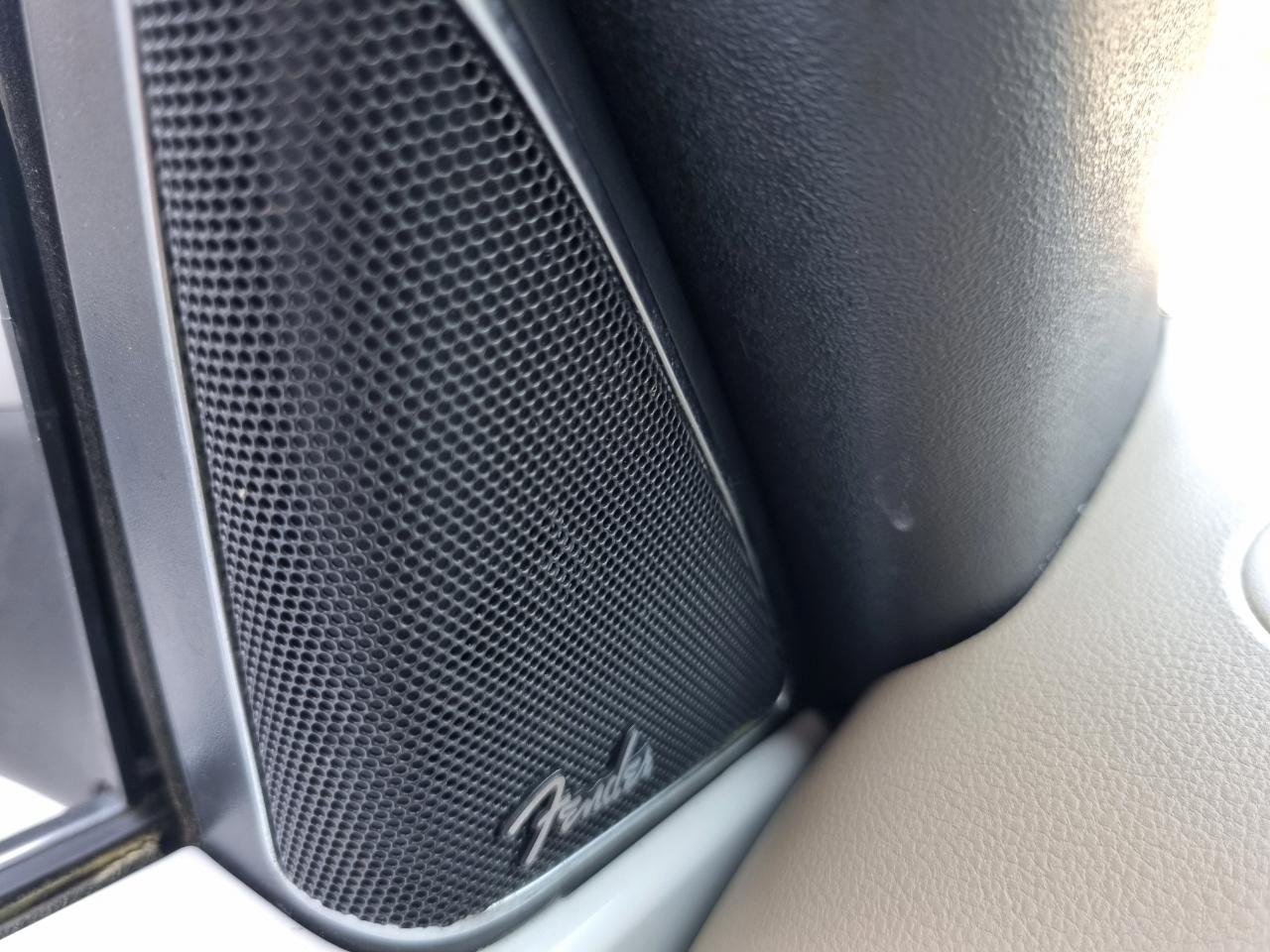 Volkswagen Beetle 2.0T Turbo Convertible 2013