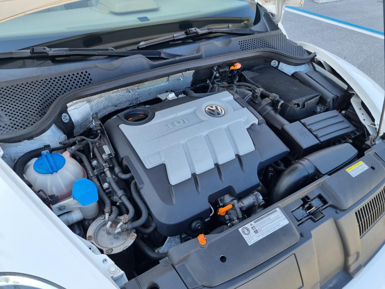 Volkswagen Beetle 2.0T Turbo Convertible 2013