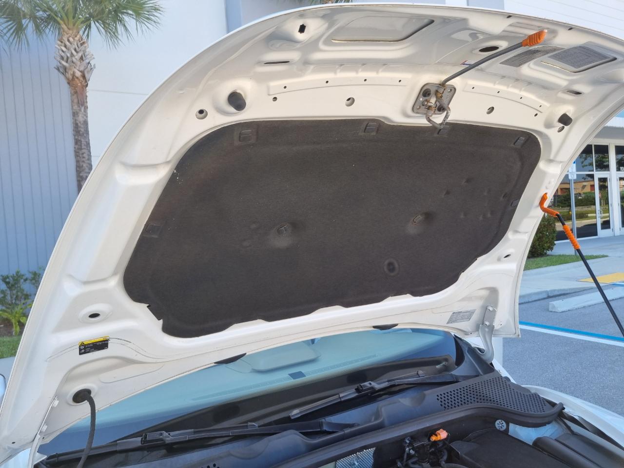 Volkswagen Beetle 2.0T Turbo Convertible 2013