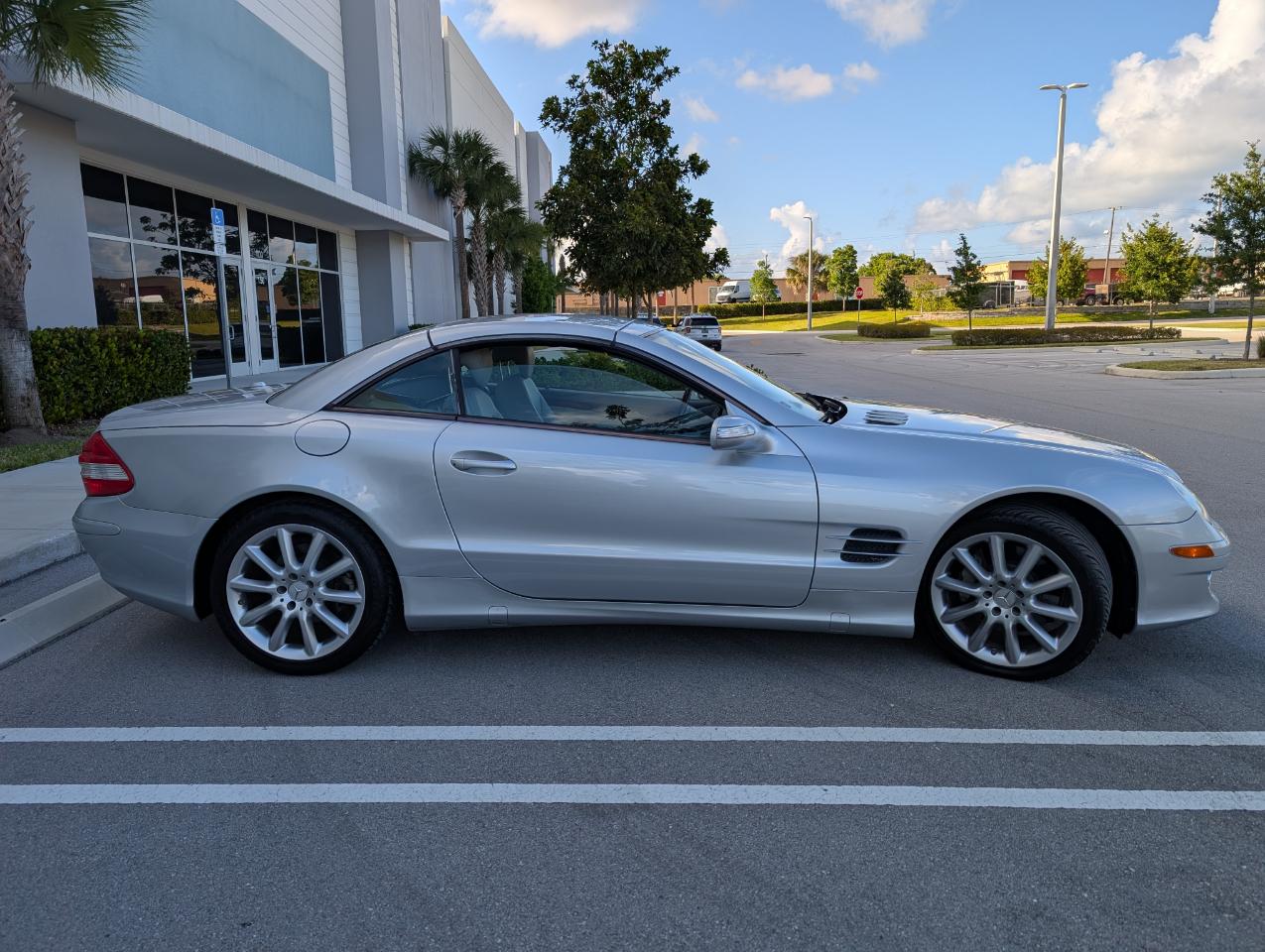 Mercedes-Benz SL-Class SL550 2007