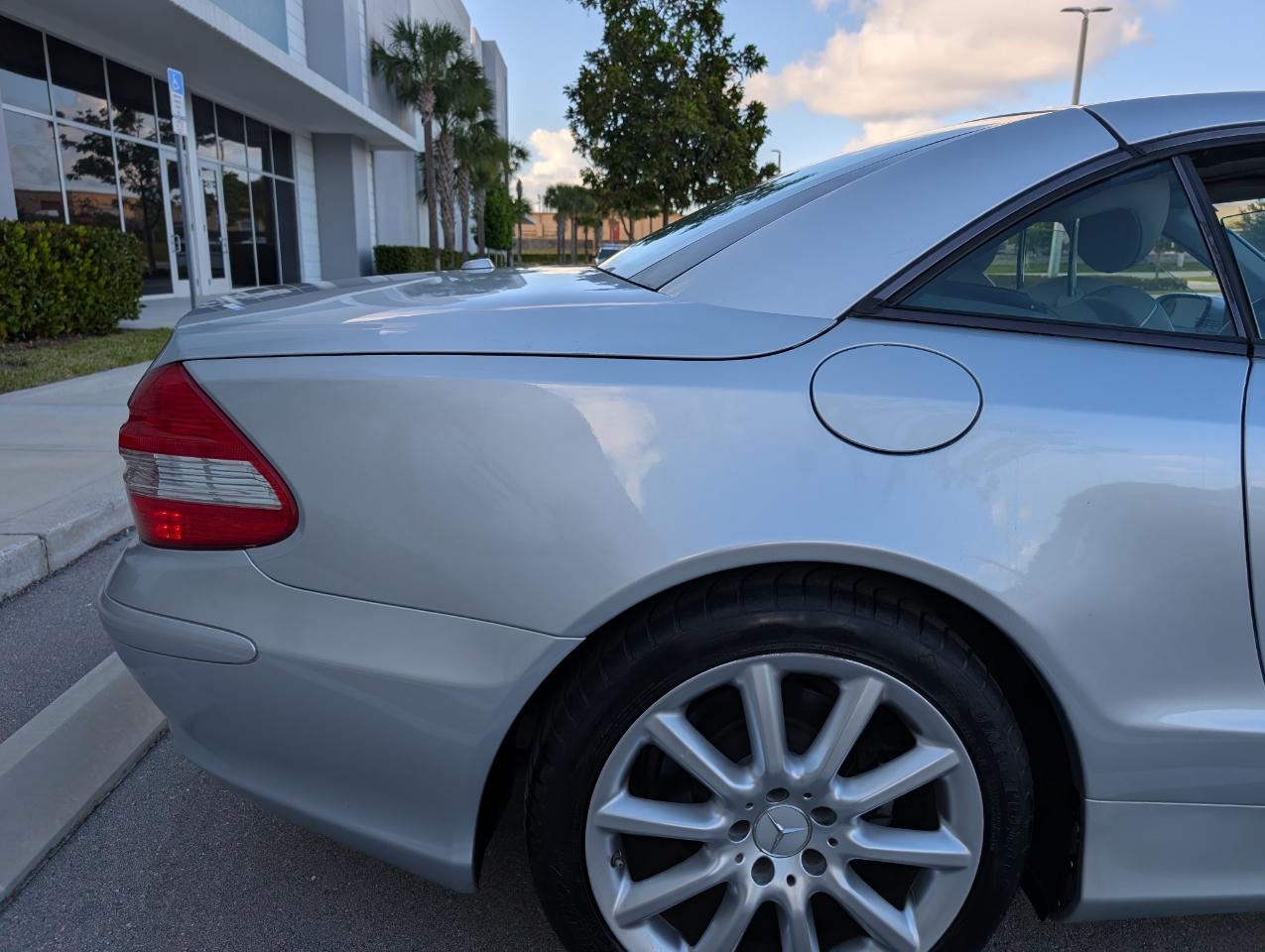 Mercedes-Benz SL-Class SL550 2007