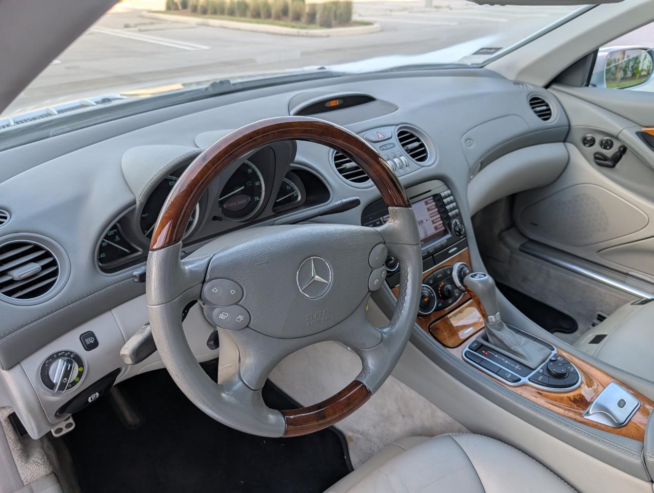 Mercedes-Benz SL-Class SL550 2007