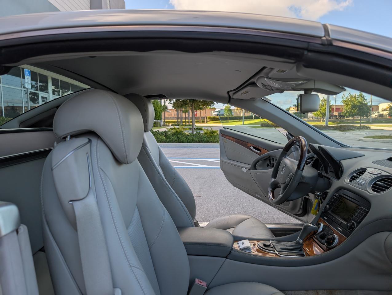 Mercedes-Benz SL-Class SL550 2007