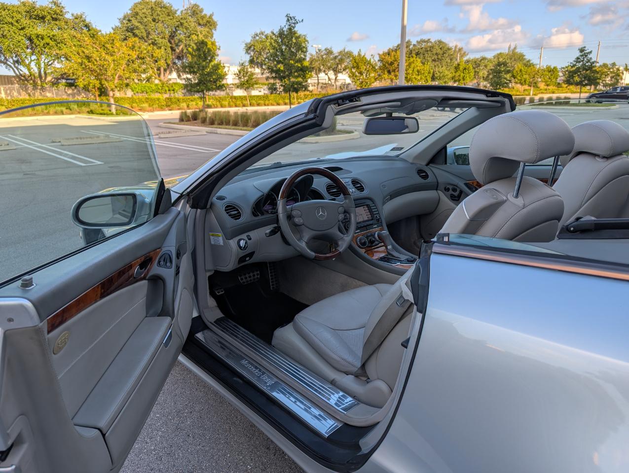 Mercedes-Benz SL-Class SL550 2007