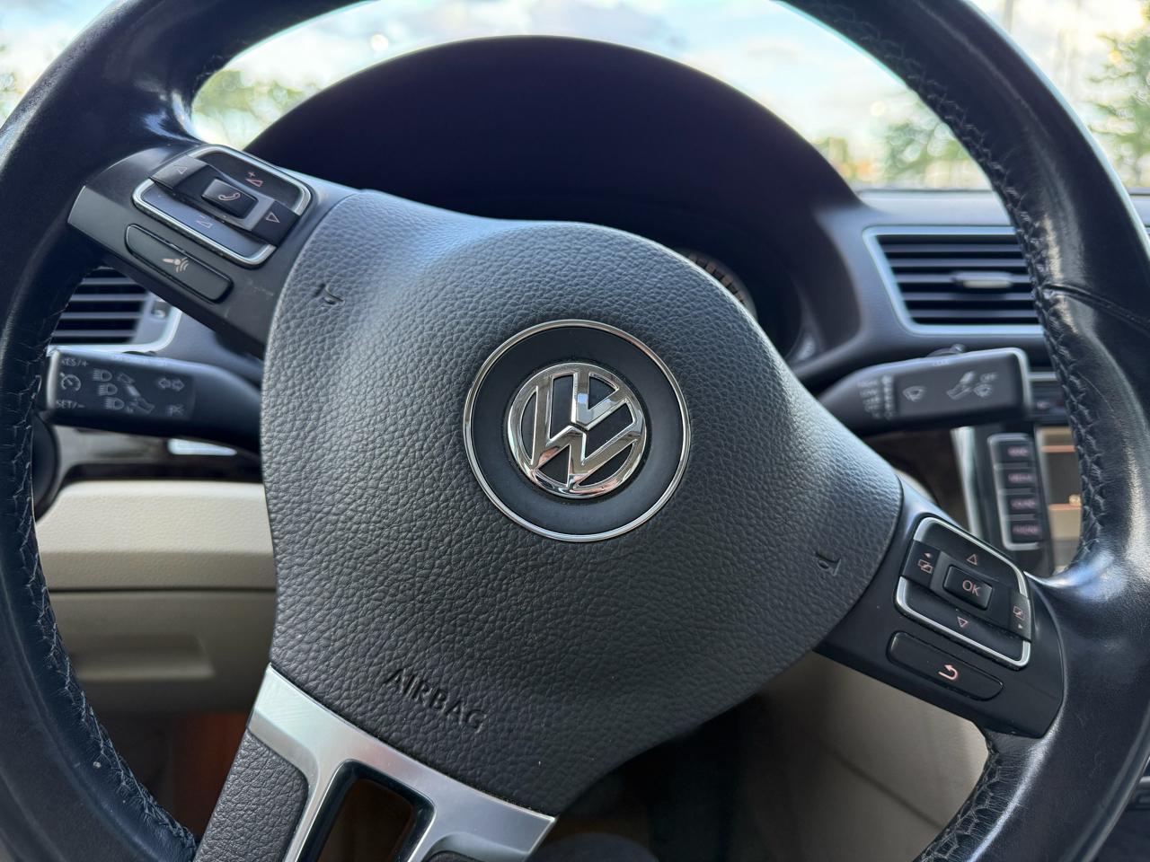 Volkswagen Passat TDI SEL Premium 6A 2015