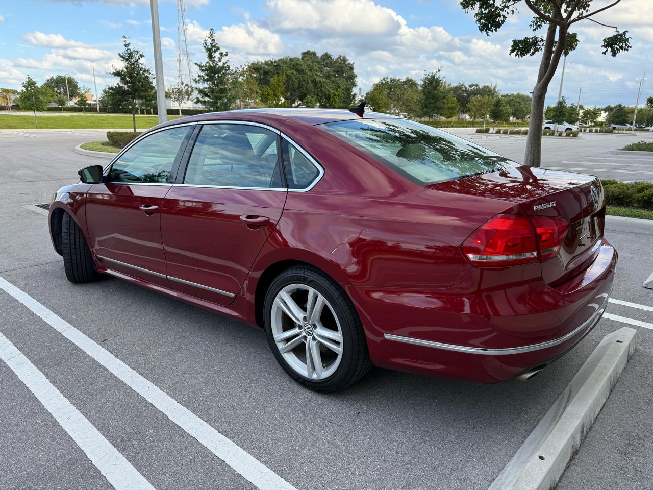 Volkswagen Passat TDI SEL Premium 6A 2015
