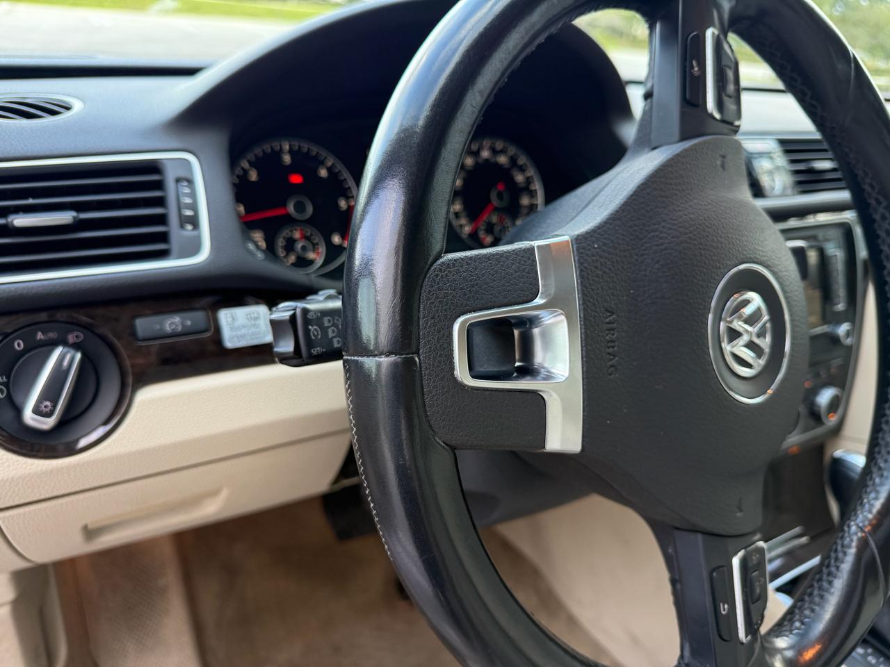 Volkswagen Passat TDI SEL Premium 6A 2015