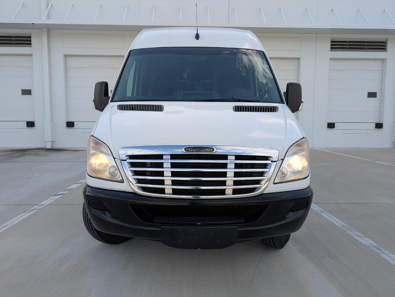 Freightliner Sprinter 3500 170-in. WB 2011