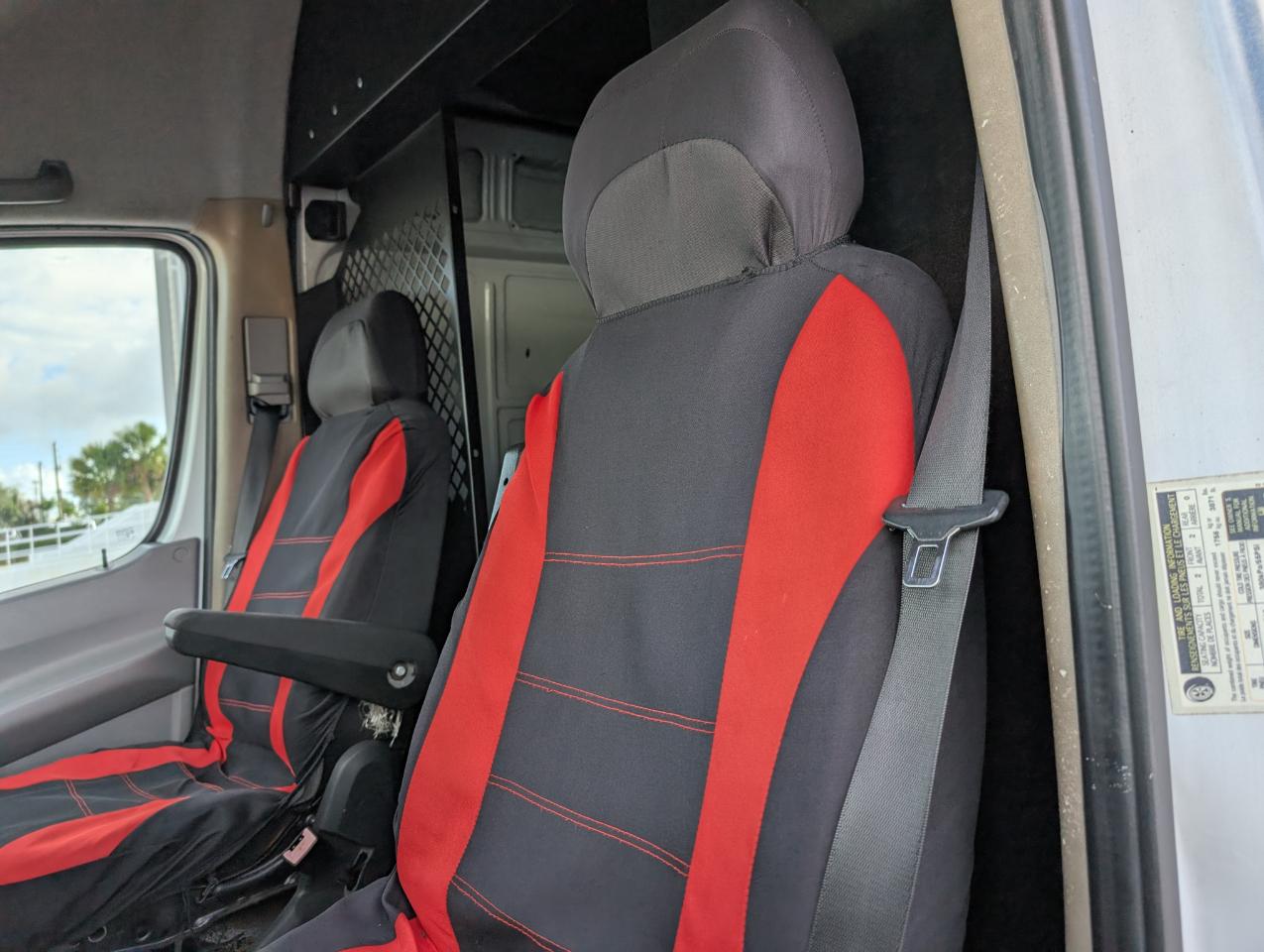 Freightliner Sprinter 3500 170-in. WB 2011