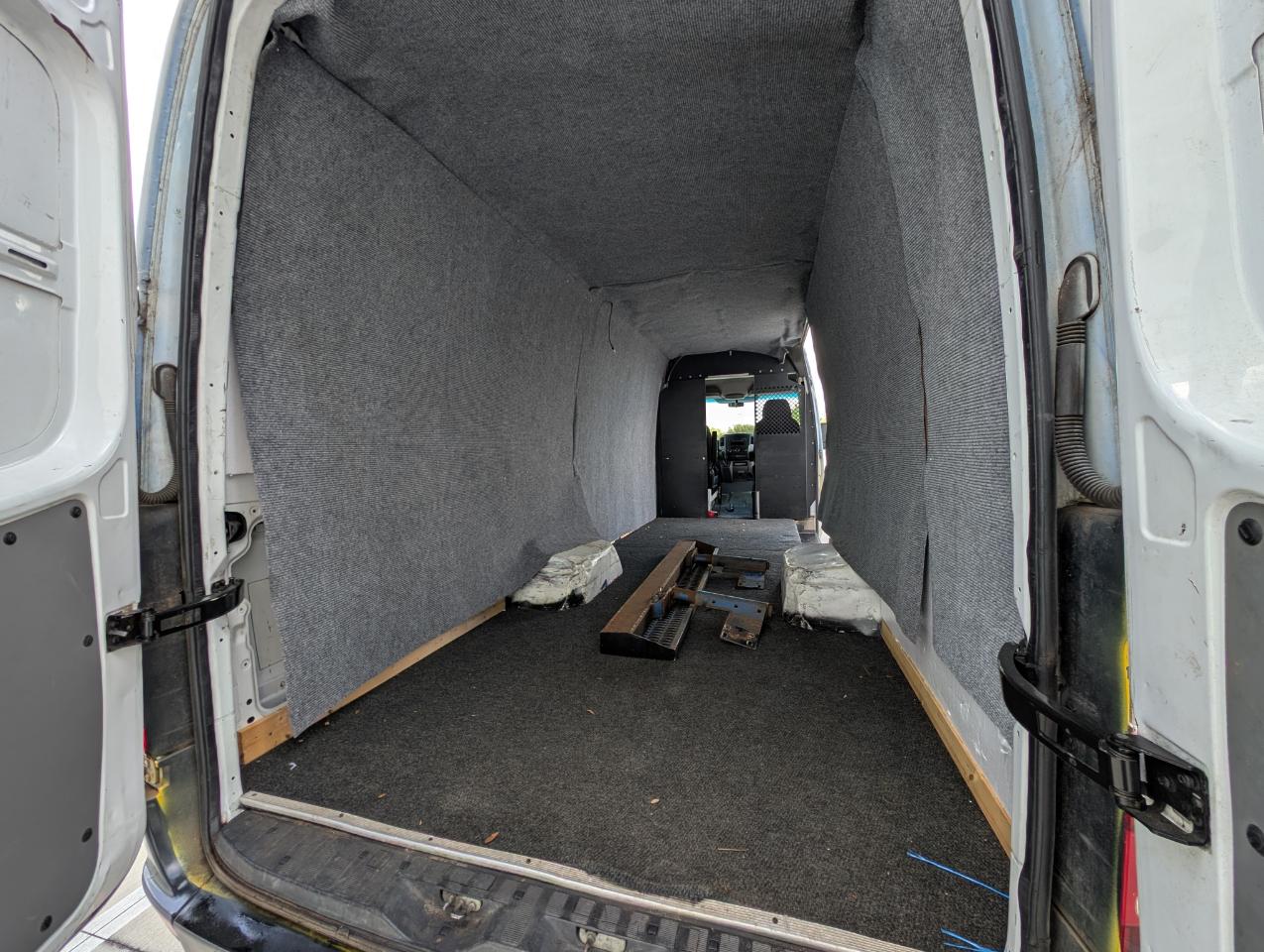 Freightliner Sprinter 3500 170-in. WB 2011