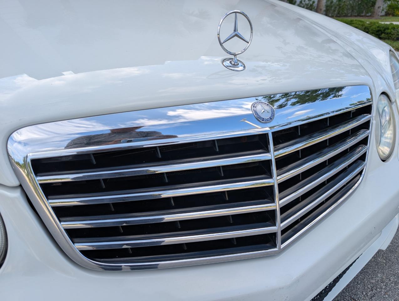 Mercedes-Benz E-Class E350 Luxury Sedan 2009
