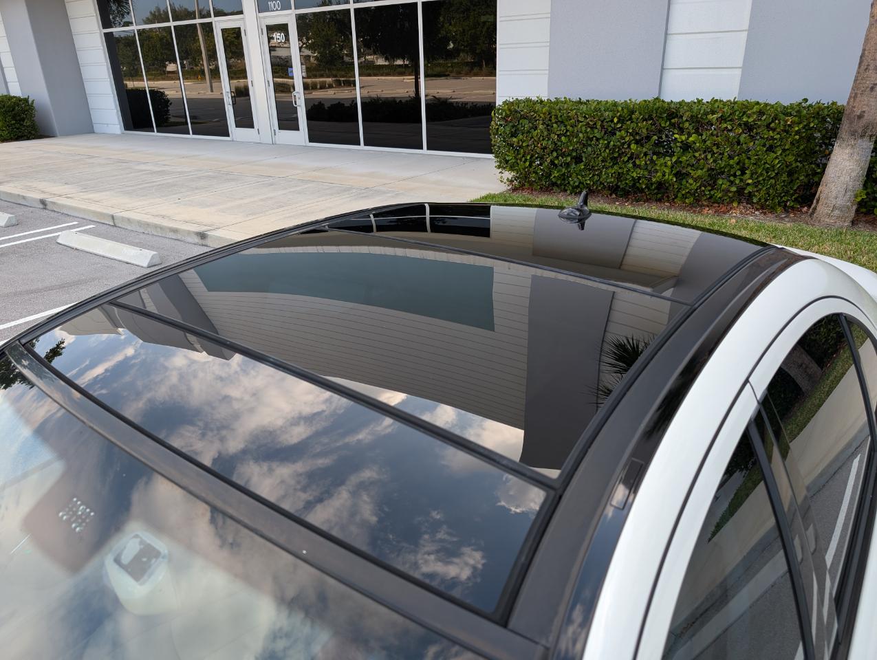 Mercedes-Benz E-Class E350 Luxury Sedan 2009