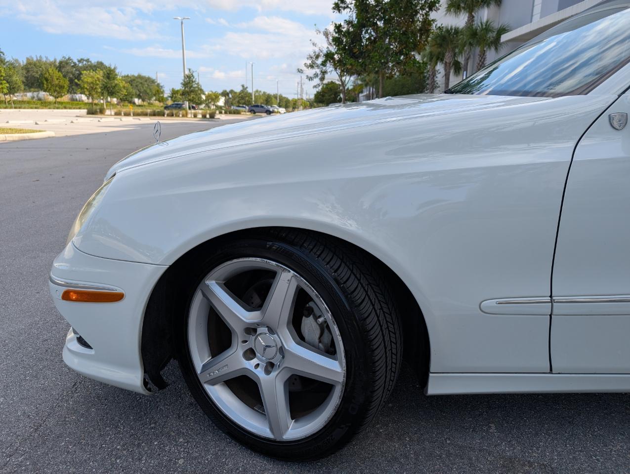Mercedes-Benz E-Class E350 Luxury Sedan 2009