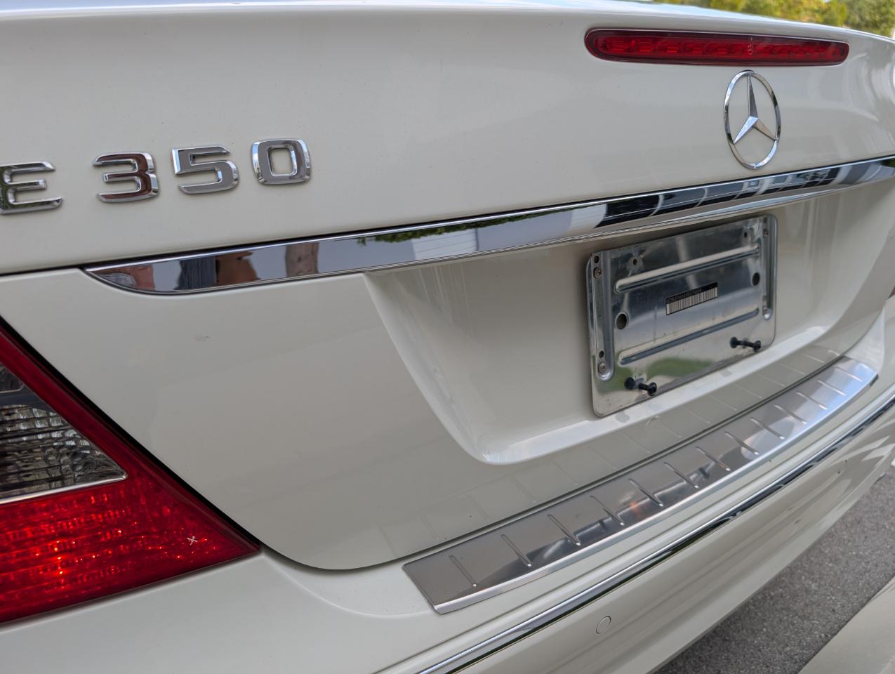 Mercedes-Benz E-Class E350 Luxury Sedan 2009
