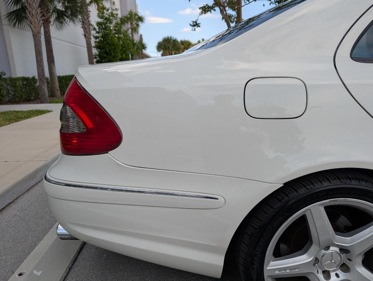 Mercedes-Benz E-Class E350 Luxury Sedan 2009