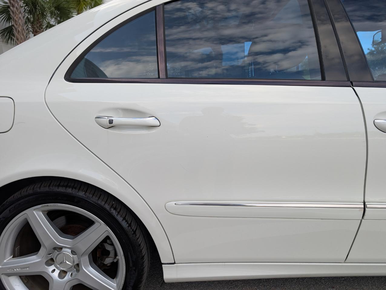 Mercedes-Benz E-Class E350 Luxury Sedan 2009