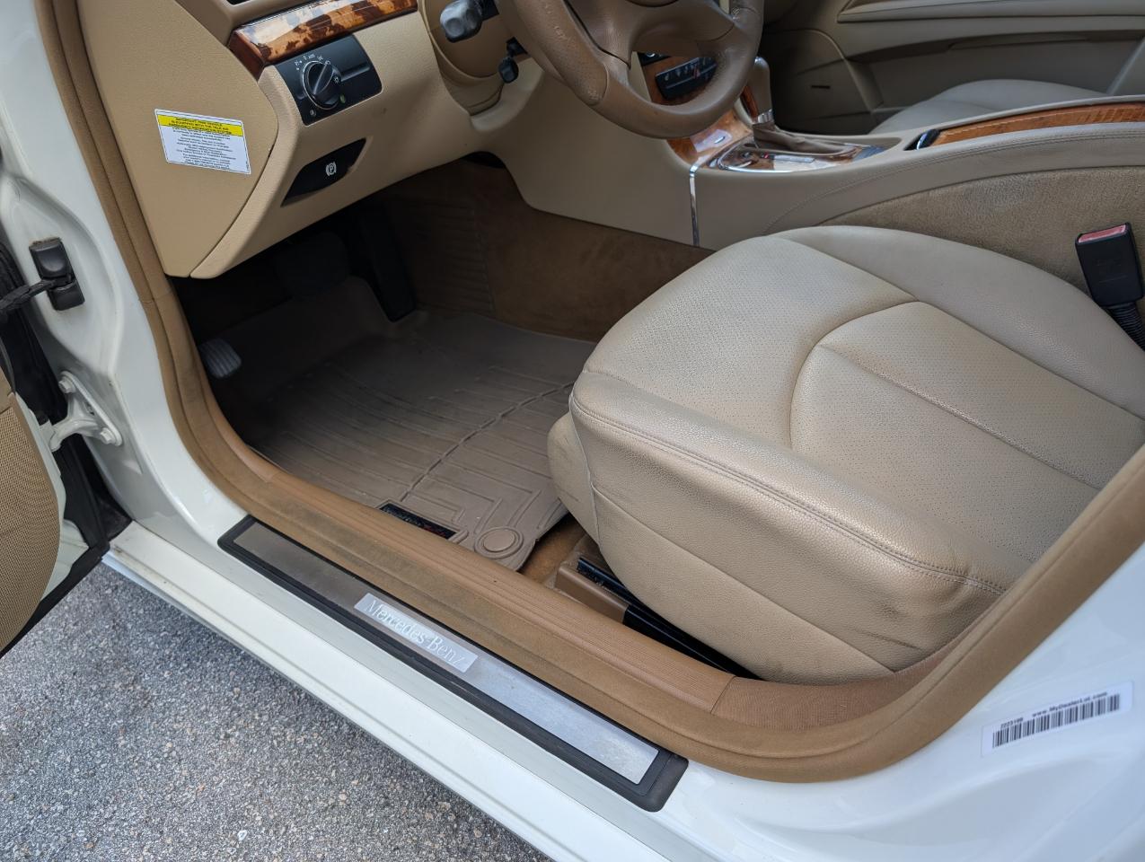 Mercedes-Benz E-Class E350 Luxury Sedan 2009